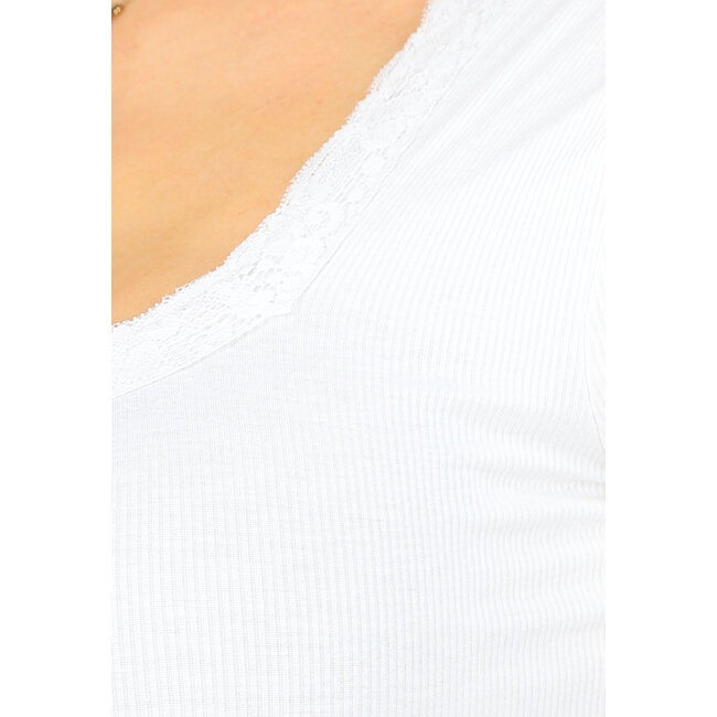Weißes Top aus geripptem Stoff mit Rundhalsausschnitt