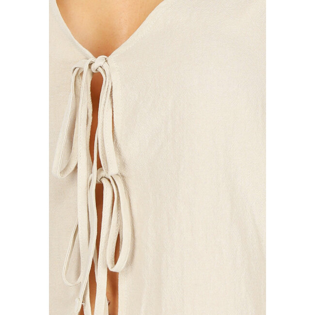 Beigefarbenes Set im Leinenlook mit Weste und weiter Hose mit Schleifenverschluss
