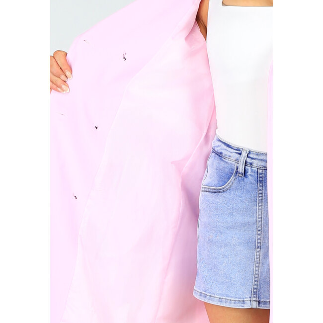 Hellrosa Trenchcoat mit Schnallendetail und Knopf- und Schleifenverschluss
