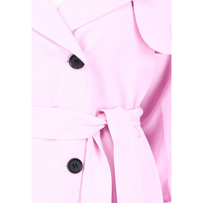 Hellrosa Trenchcoat mit Schnallendetail und Knopf- und Schleifenverschluss