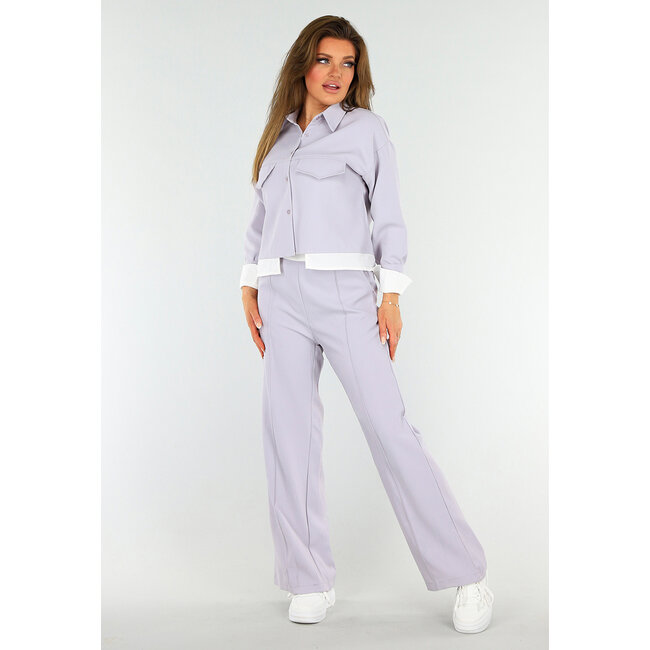 Zweiteiliges lila Set mit Jacke und Hose mit hoher Taille
