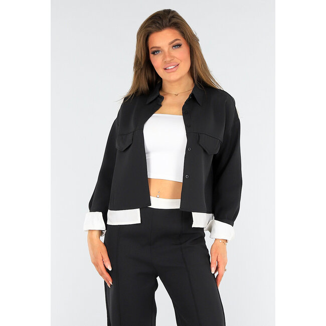 Zweiteiliges Set Schwarz mit Taillenband und Jacke mit Knopfverschluss