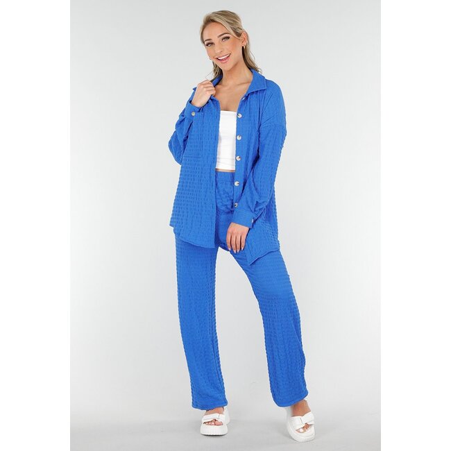 Weiße, klobige Sandalen mit dicker Sohle und verstellbaren Schnallenriemen