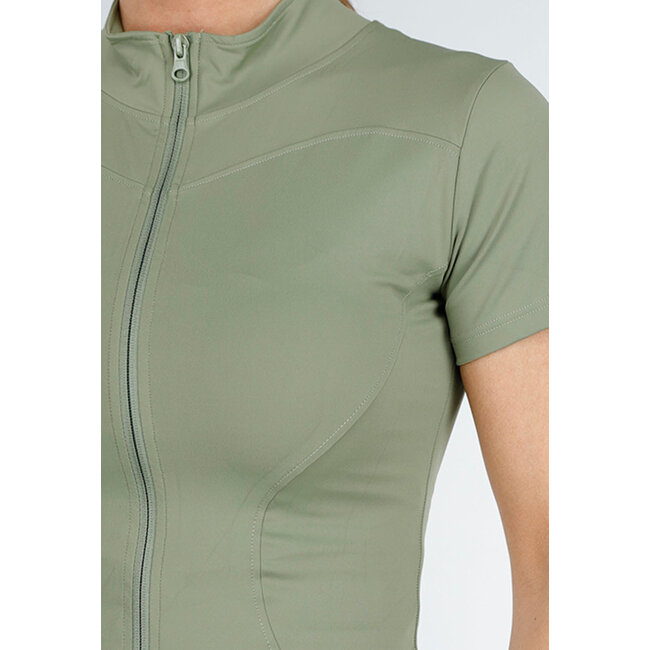 Khakifarbenes Sportset mit Cargotaschen, Reißverschlussjacke und Leggings mit hoher Taille