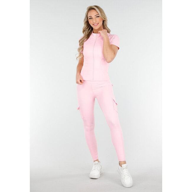 Hellrosa Sporttrikot mit Cargotaschen und Scrunch