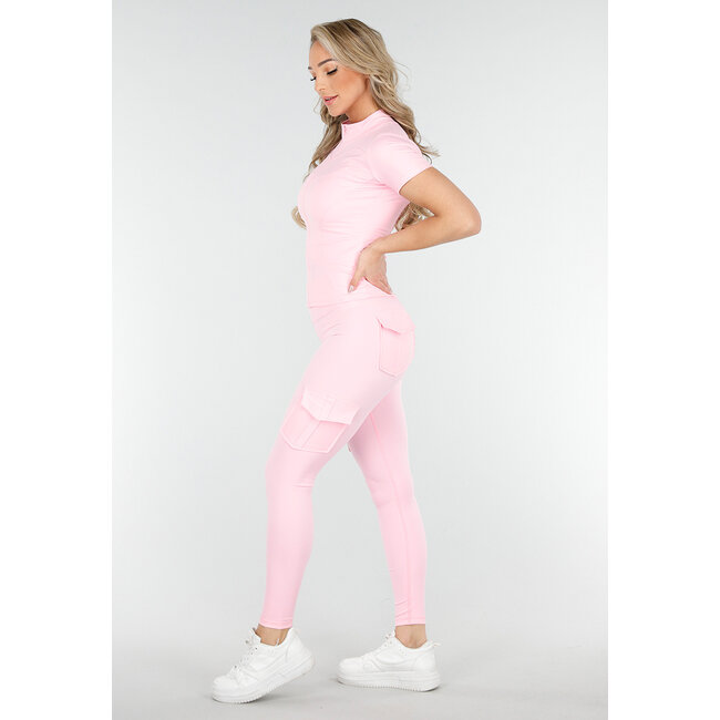 Hellrosa Sporttrikot mit Cargotaschen und Scrunch