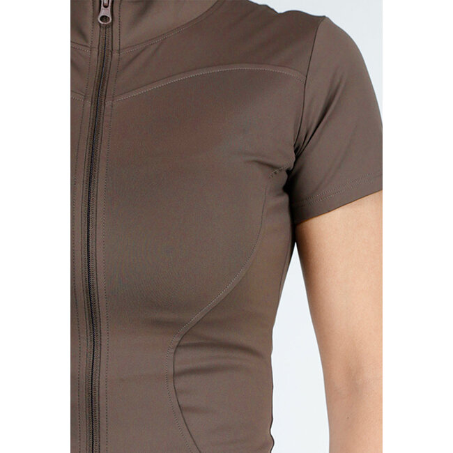 Braunes Sportset mit Cargotaschen und Scrunch