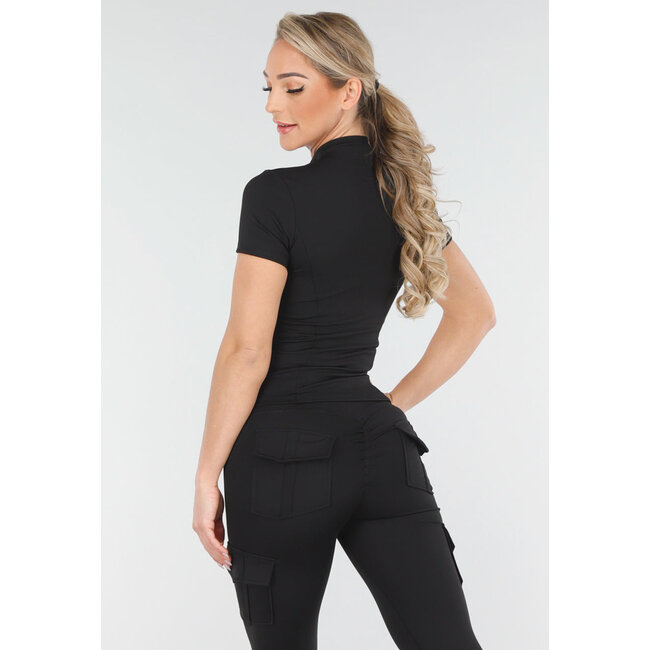 Schwarzes Sportset mit Cargo Bags und Scrunch