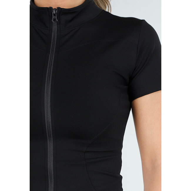 Schwarzes Sportset mit Cargo Bags und Scrunch