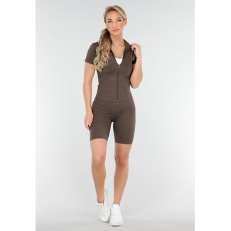 Braunes Sport-Set mit Korrektur-Shorts