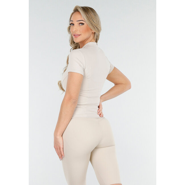 Beigefarbenes Sport-Set mit Kurzarm-Jacke, High-Waist-Short und Korrekturband
