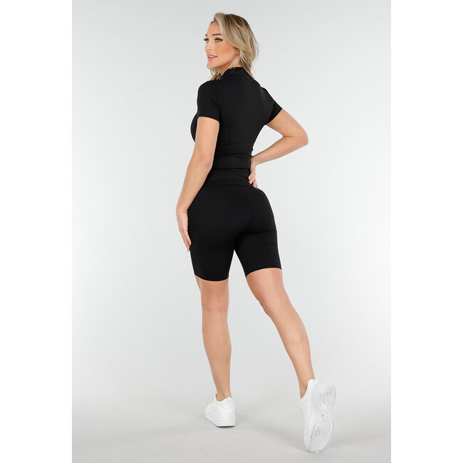 Schwarzes Sport-Set mit Kurzarm-Jacke, High-Waist-Short und Korrekturband