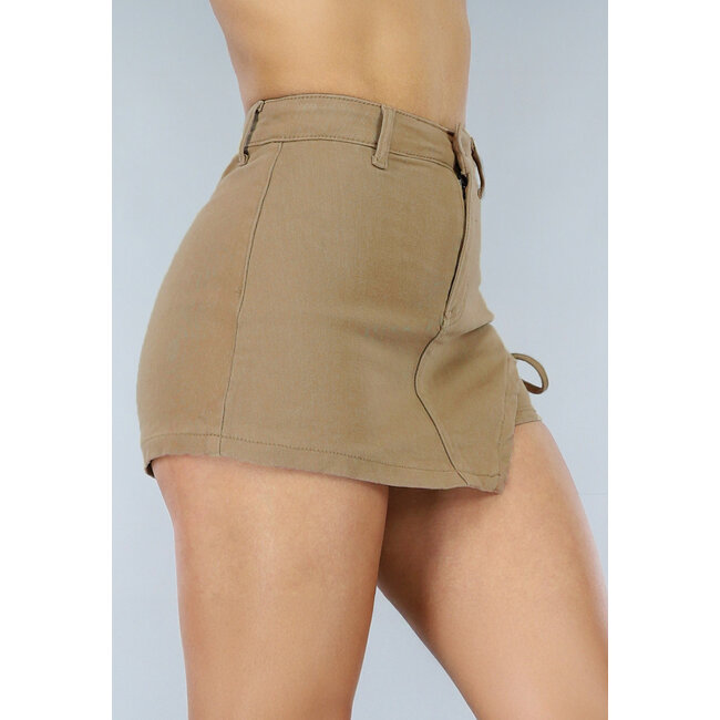 Khakifarbener Denim-Skort mit Overslag und Spitzenverzierung