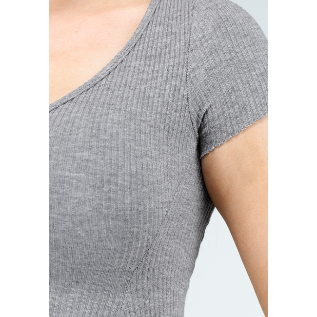 Graues A-Linien Kleid aus geripptem Stoff mit Stretch und V-Ausschnitt