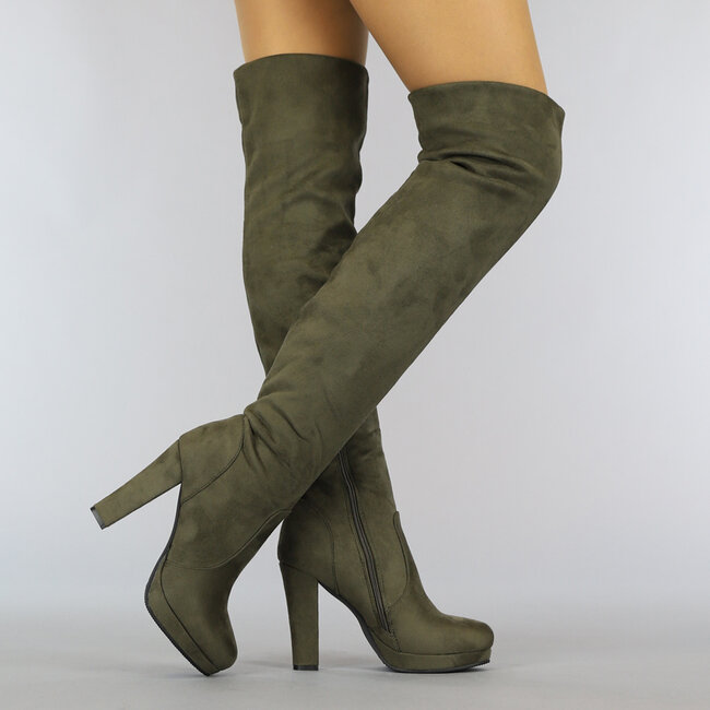 Khakifarbene Overknee-Stiefel in Wildlederoptik mit Absatz