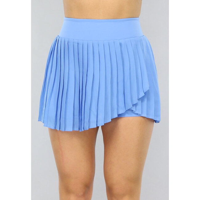 Blauer Plissé-Tennisrock mit eingesetzter Hose