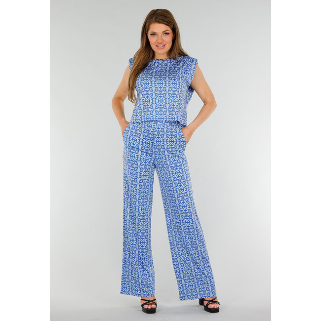 Blaues ärmelloses Stretch-Top mit Schulterpolstern