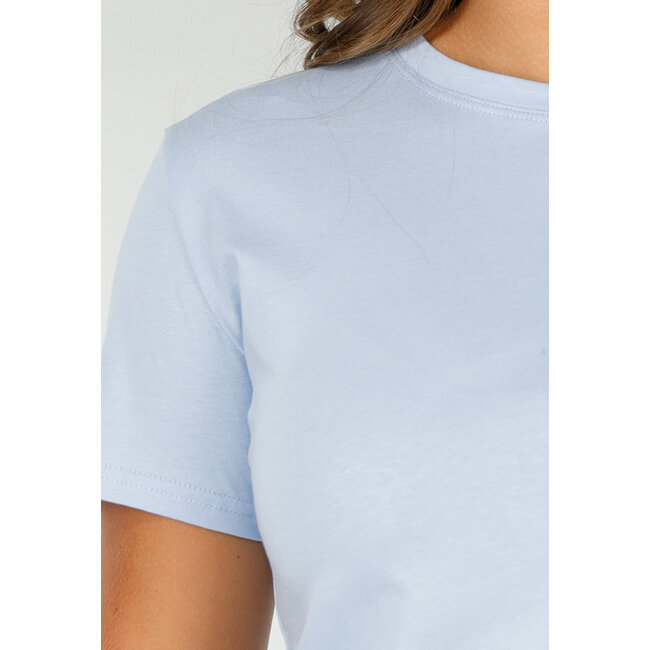 Hellblaues T-Shirt aus Baumwolle mit Stretch, kurzen Ärmeln und lockerer Passform