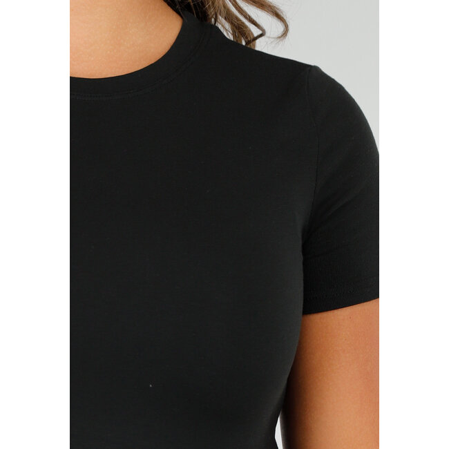 Schwarzes Stretch-T-Shirt mit schmaler Passform, Rundhalsausschnitt und Seitenschlitz