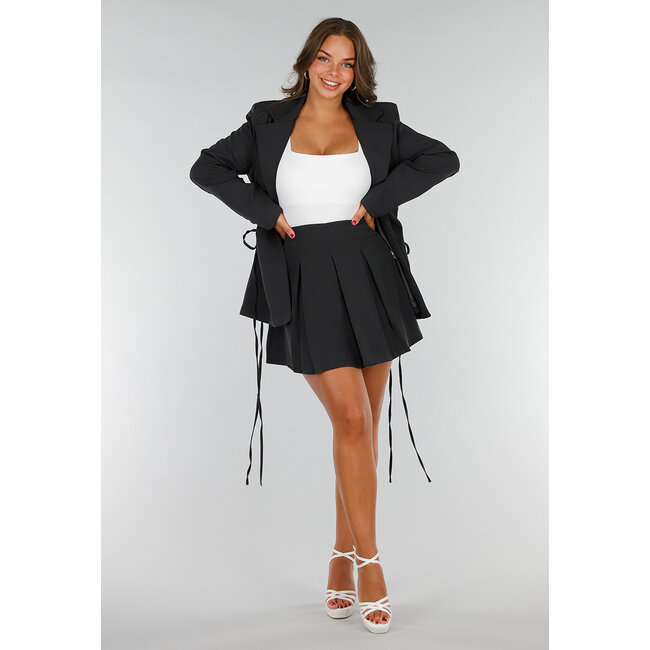 Schwarzes zweiteiliges Set mit Blazer mit Korsettschnürung und High Waist Rock mit Stretch
