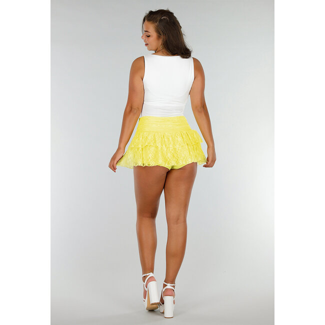 Buttergelber Skort mit Stretch, Spitzenrüschen und Blindreißverschluss