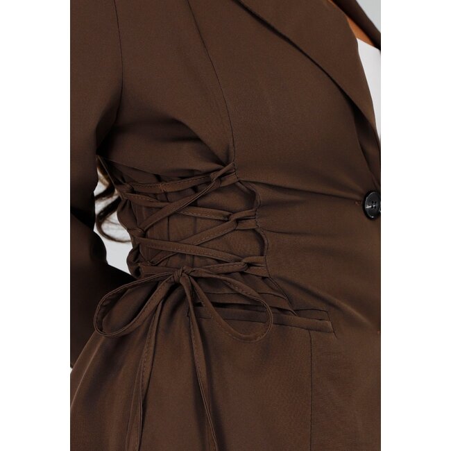 Braunes zweiteiliges Set mit Blazer mit Spitzenakzent und hochtailliertem Rock