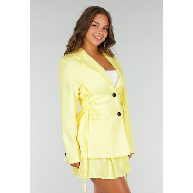 Buttergelbes Blazer-Rock-Set mit Korsettschnürung und Faltenrock mit Stretch