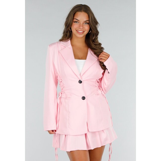 Hellrosa Zweiteiliges Set mit tailliertem Blazer und Faltenrock mit Stretch