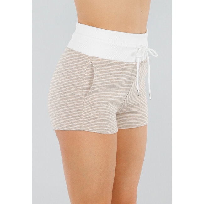 Weiße Shorts mit beigefarbenen Streifen, Stretch und hoher Taille