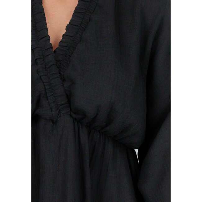 Schwarzes kurzes Kleid mit V-Ausschnitt, Puffärmeln und Rüschenausschnitt