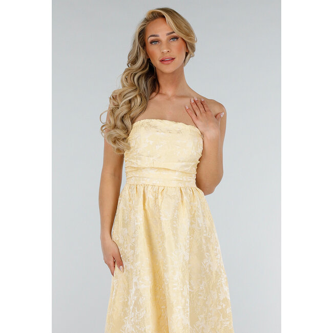 Trägerloses Midikleid in Buttergelb mit Jacquard-Optik