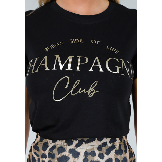 Schwarzes T-Shirt mit goldenen Lettern