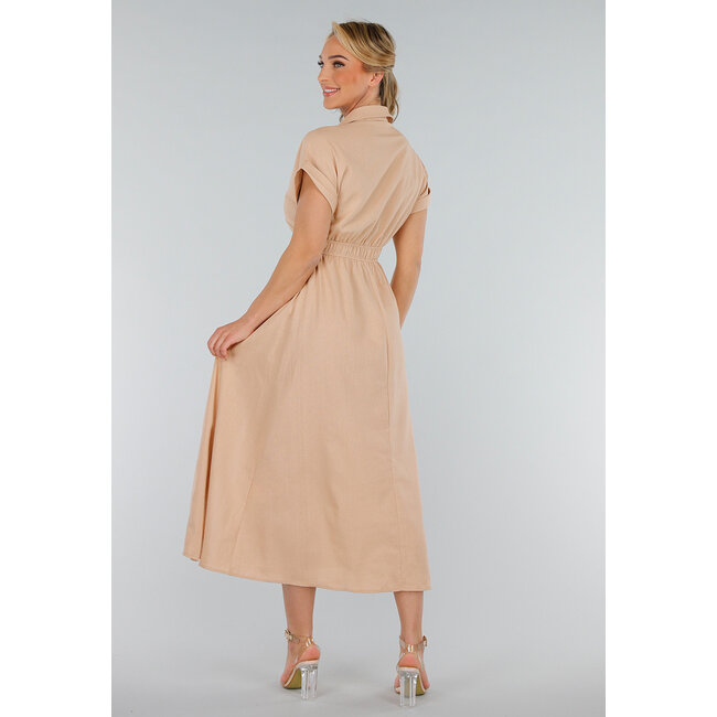 Beigefarbenes Midikleid in Leinenoptik mit Kragen und Knöpfen