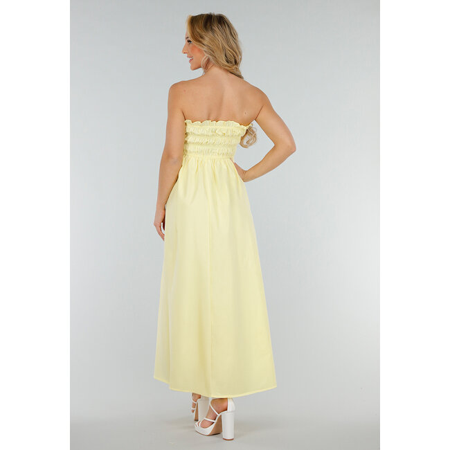 Buttergelbes trägerloses Maxikleid mit gerafftem Oberteil