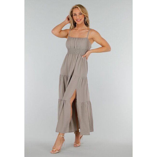Graues Maxikleid mit Schlitz, Spaghetti-Trägern und Stretch-Taille