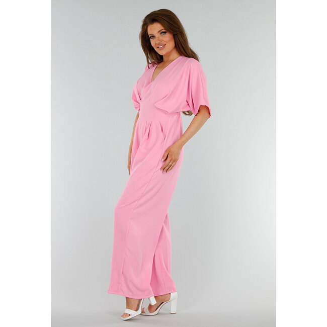 Rosa Jumpsuit mit V-Ausschnitt, weiten Beinen und offenem Rücken