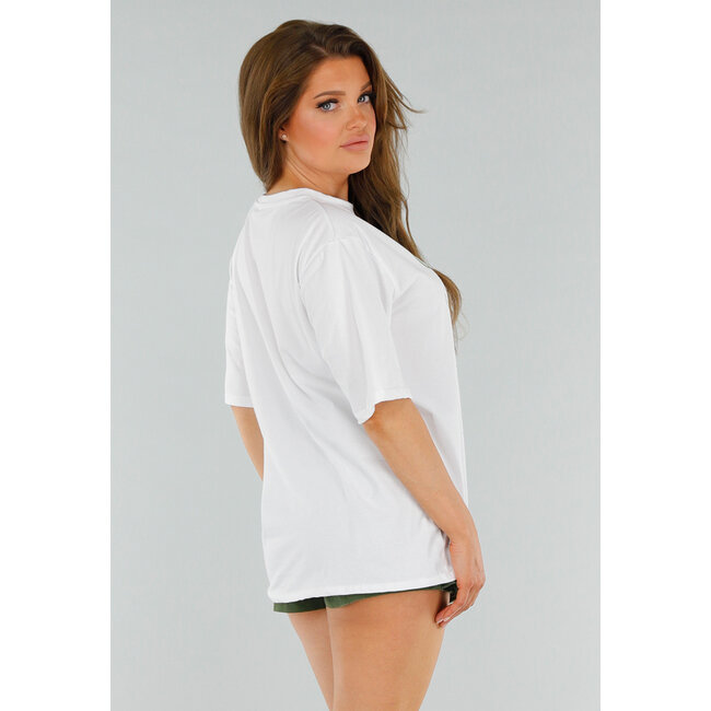 Weißes T-Shirt mit Capri Italy-Aufdruck und grünen Buchstaben