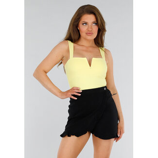Pastellgelber Bodysuit mit quadratischem Ausschnitt