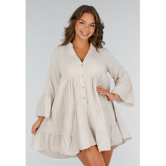 Beigefarbenes Baumwollkleid mit Rüschen