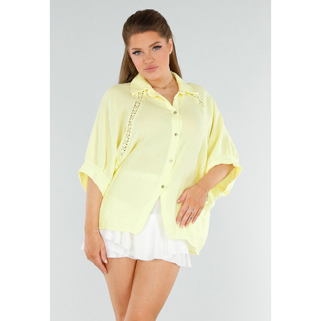 Hellgelbe Baumwollbluse mit Knöpfen und Fleece-Ärmeln