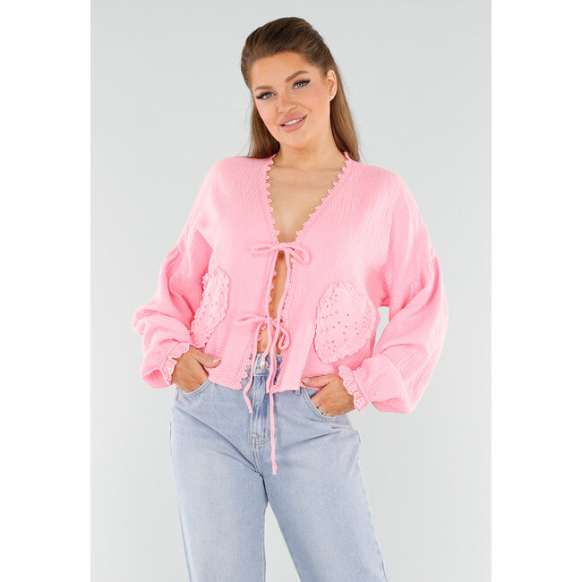 Rosa Bluse mit Herz-Taschen und Knopfleiste