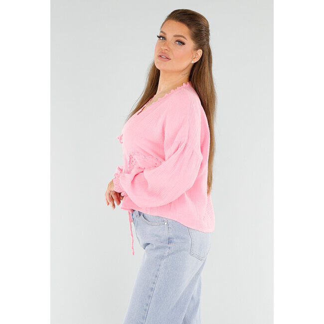 Rosa Bluse mit Herz-Taschen und Knopfleiste