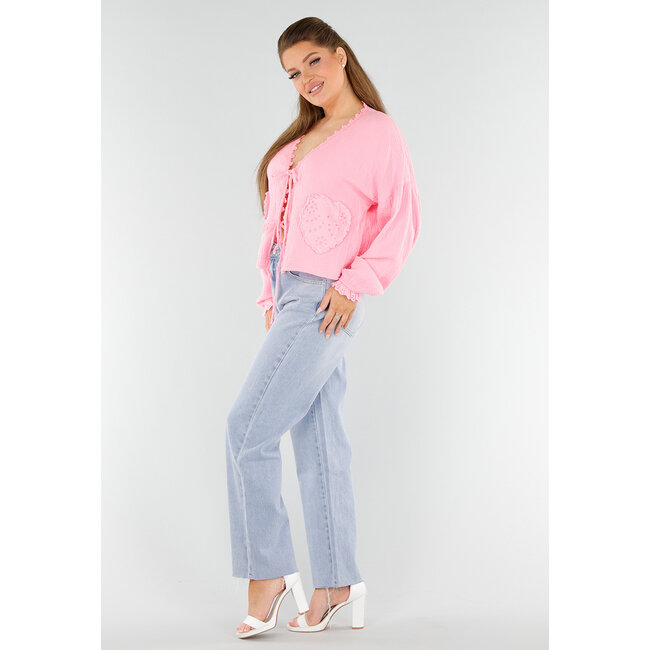 Rosa Bluse mit Herz-Taschen und Knopfleiste