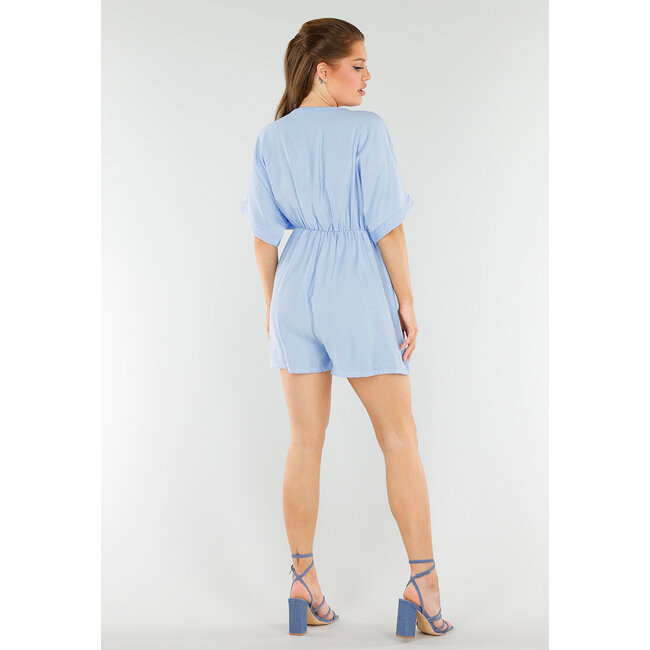 Hellblauer Playsuit mit V-Ausschnitt, elastischer Taille und Leinenoptik