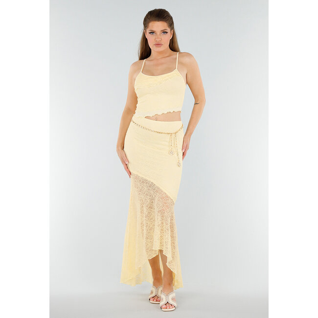 Buttergelbes zweiteiliges Set mit Spitze und asymmetrischem Rock