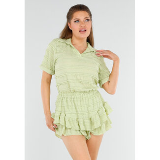Hellgrünes Set mit gerüschten Shorts