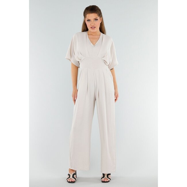 Beigefarbener Jumpsuit in Leinenoptik mit weiten Beinen und tiefem V-Ausschnitt