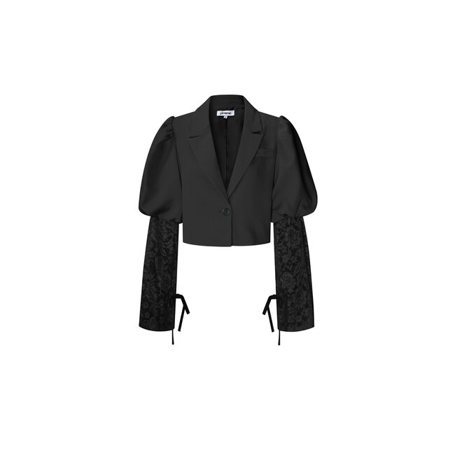 Schwarzer Kurzblazer mit Spitzenärmeln und Puff-Schultern