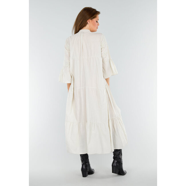 Beigefarbenes Maxikleid mit Stickerei und Trompetenärmeln in Leinenoptik