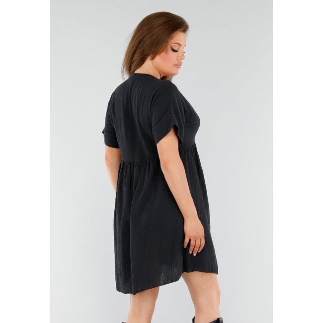 Schwarzes Kleid mit besticktem V-Ausschnitt und lockerer A-Linien-Passform